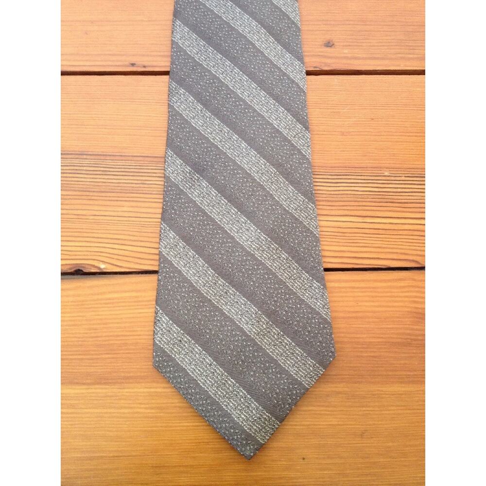 Vintage Donna Karan USA Made Striped 100% Silk Gray Preppy Classic 4" Wide Tie